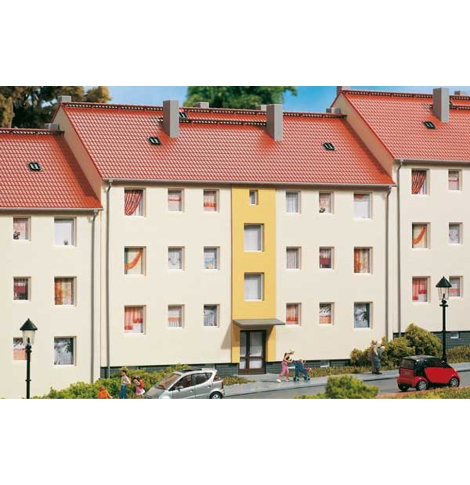 H0 Mehrfamilienhaus