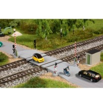 N Bahnübergang - Halbschranke