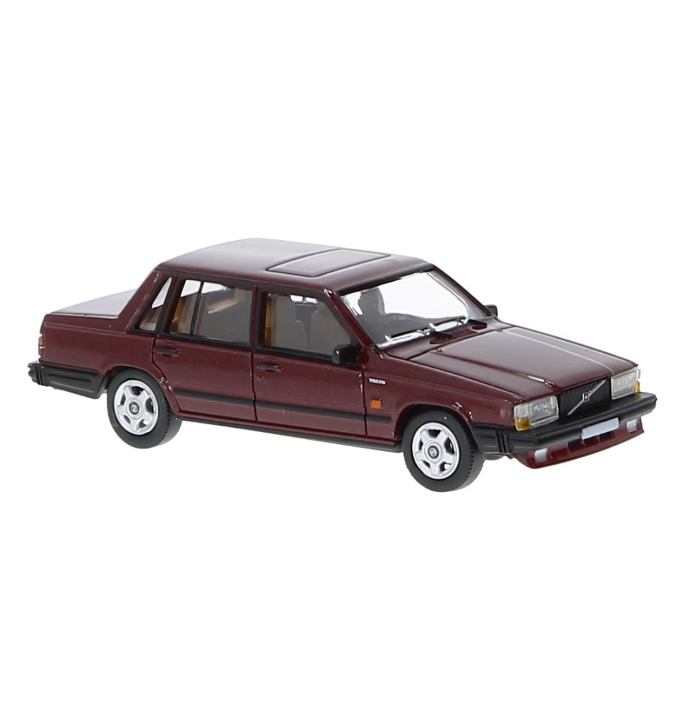 Volvo 740 in dunkelrot