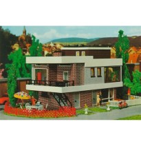 B-257 Modernes Haus mit Flach