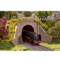 Tunnelportal für Dampf- und O