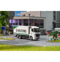 LKW MB Actros Streamspace Kofferaufbau Veltins Getränke (HERPA)