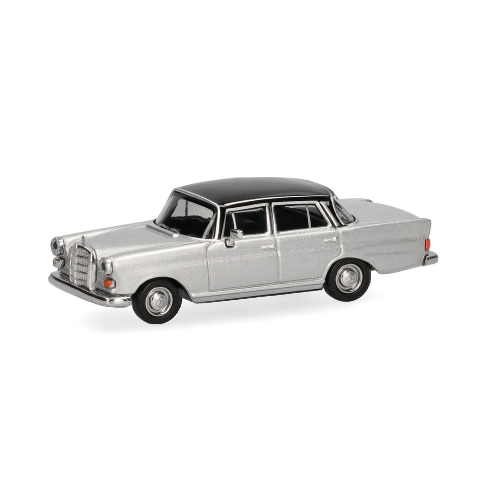MB 200 Heckflosse silber schw.