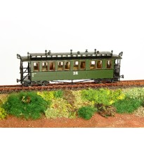 Personenwagen mit Oberlicht und Blechverkleidung