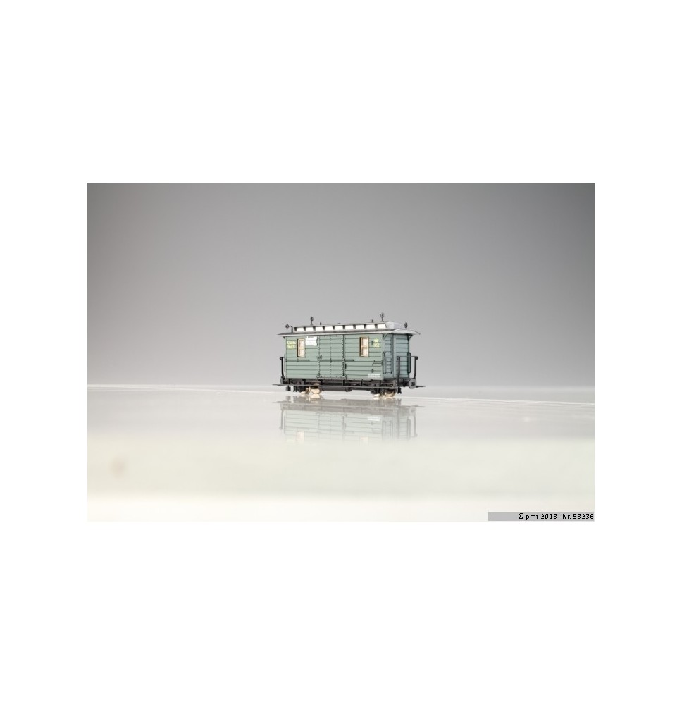 Dienstwagen mit Endbühnen und Oberlicht